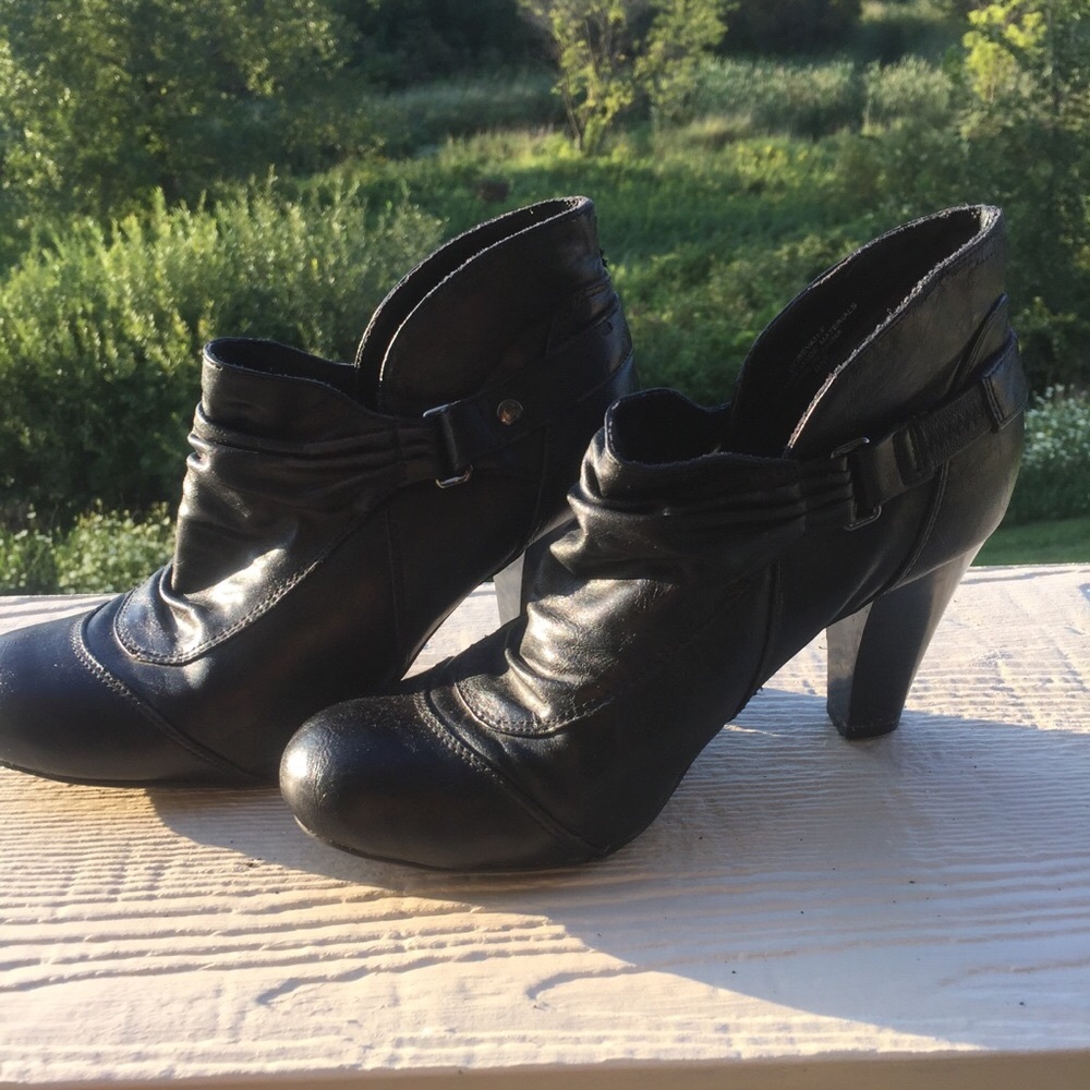G by Guess Ankle Boots Size 6